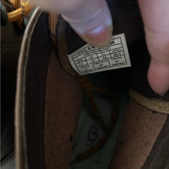 Men’s Ugg boots - Picture 4 of 4